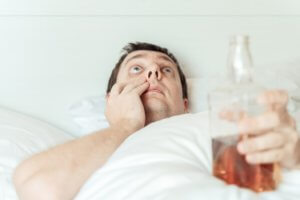 insomnia-after-drinking-alcohol-alcoholic-man-withdrawal-symptom-history insomnia after drinking alcohol alcoholic man withdrawal symptom history