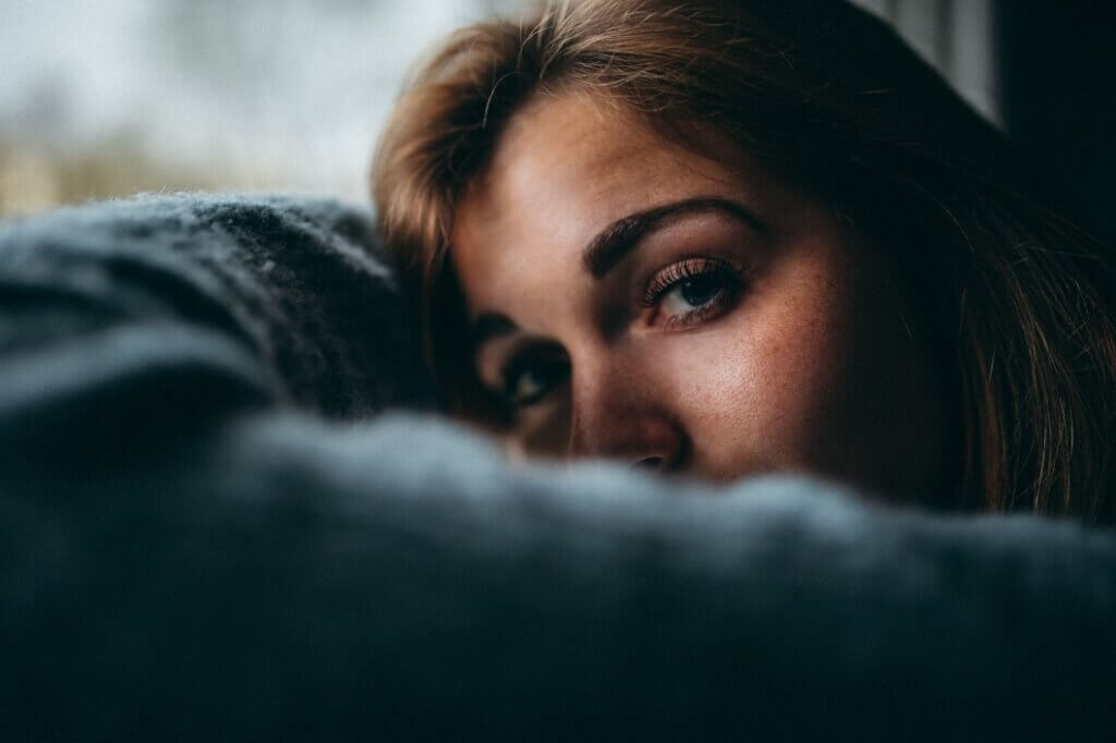 hydrocodone abuse eye wool woman addicted prescribed opiates